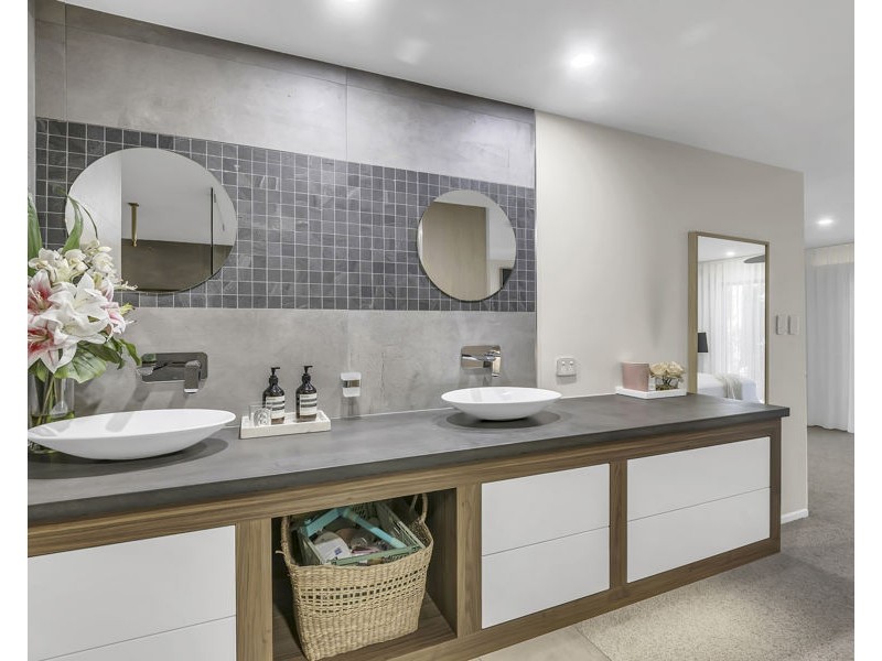 9 Walnut Close, Yamanto QLD 4305
