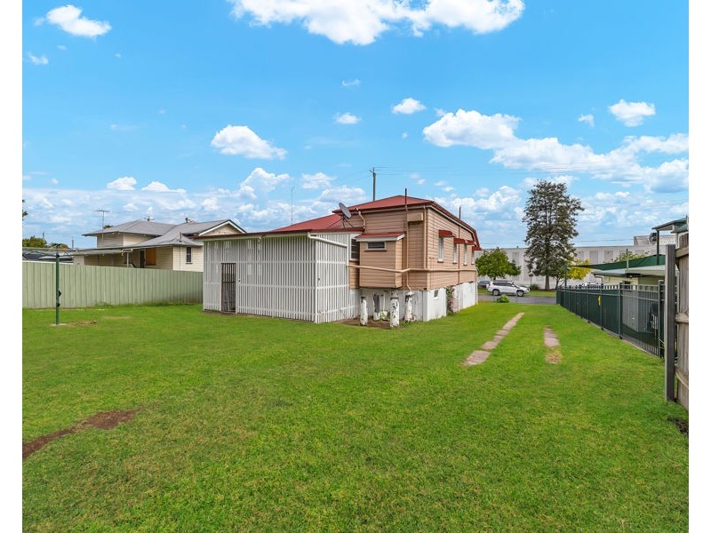 20 Cole Street, Booval QLD 4304