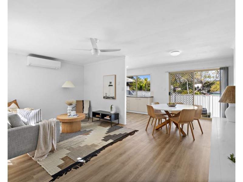 2/9 McDougall Close, Silkstone QLD 4304