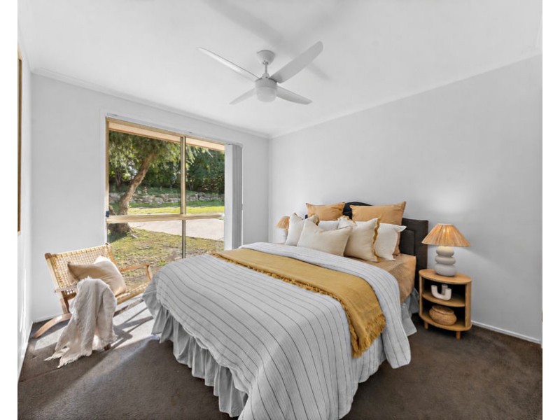 2/9 McDougall Close, Silkstone QLD 4304