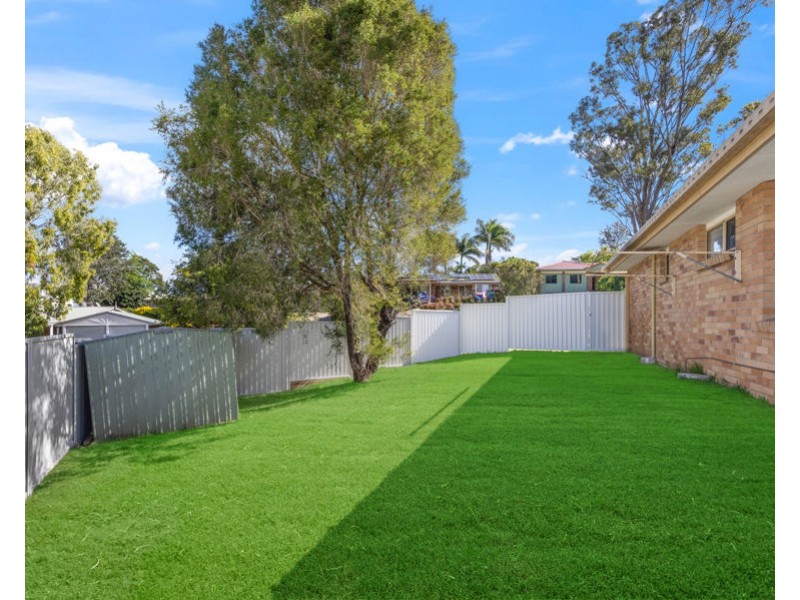 2/9 McDougall Close, Silkstone QLD 4304