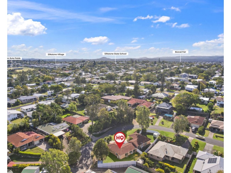 2/9 McDougall Close, Silkstone QLD 4304
