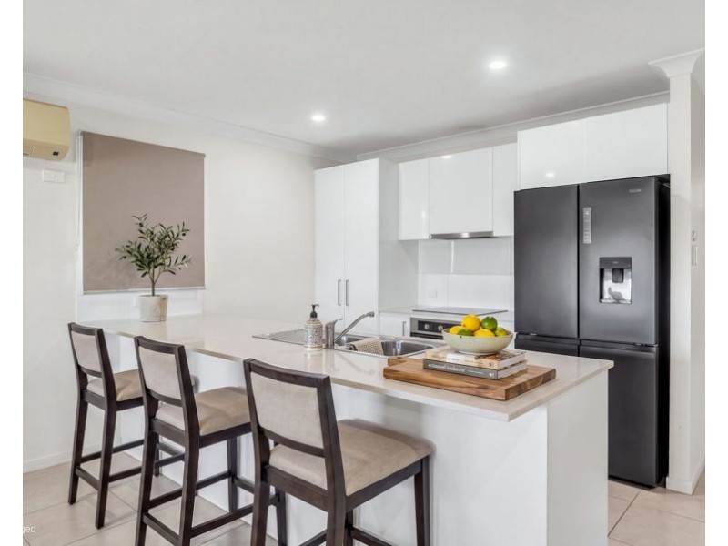 10 Frankland Street, South Ripley QLD 4306
