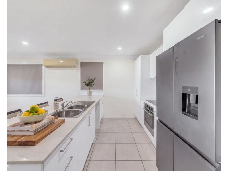 10 Frankland Street, South Ripley QLD 4306