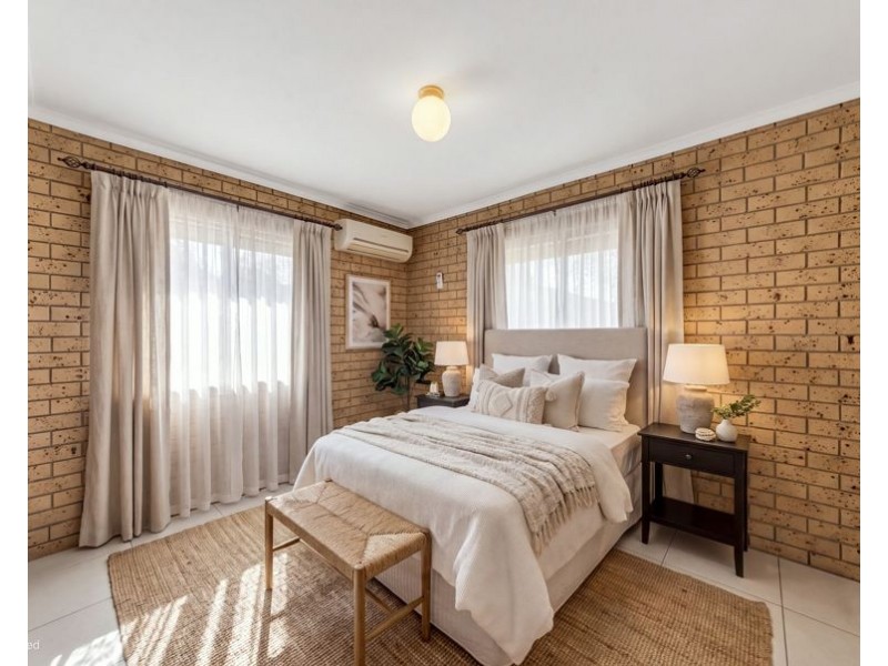 33 Logan Street, North Booval QLD 4304