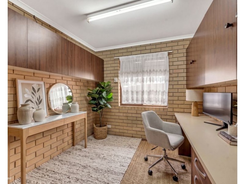 33 Logan Street, North Booval QLD 4304