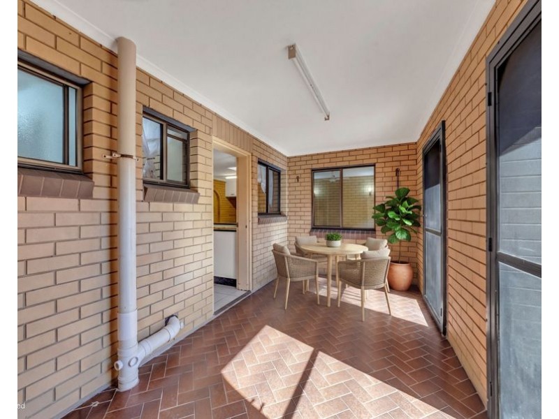 33 Logan Street, North Booval QLD 4304