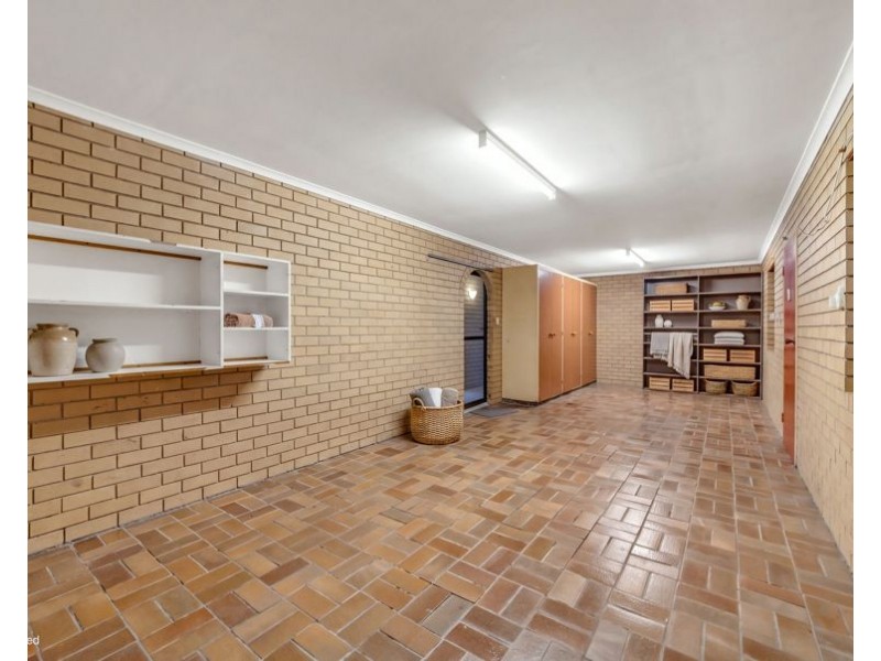 33 Logan Street, North Booval QLD 4304