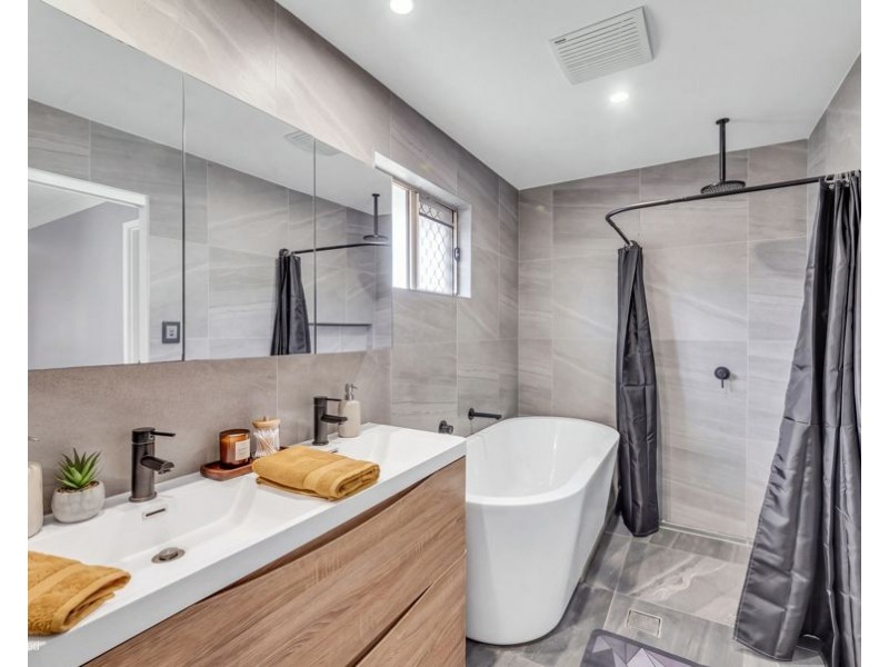 28 Jonquil Circuit, Flinders View QLD 4305