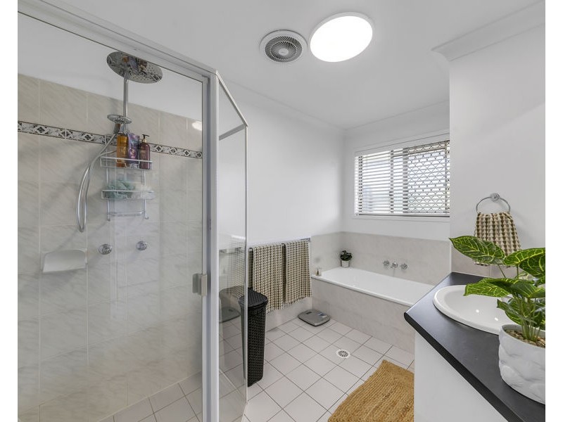 77 Winland Drive, Deebing Heights QLD 4306