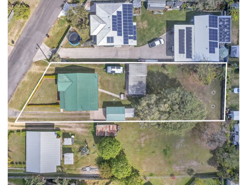 16 Cairns Road, Ebbw Vale QLD 4304