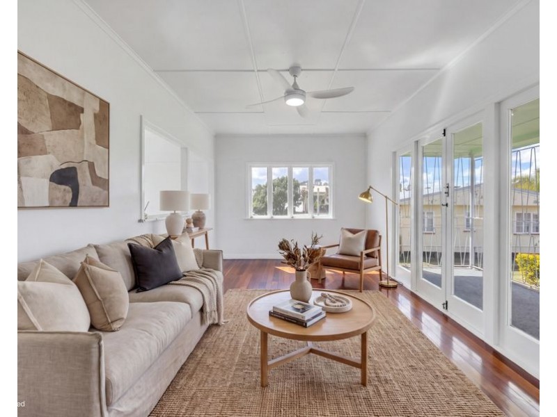 16 Cairns Road, Ebbw Vale QLD 4304