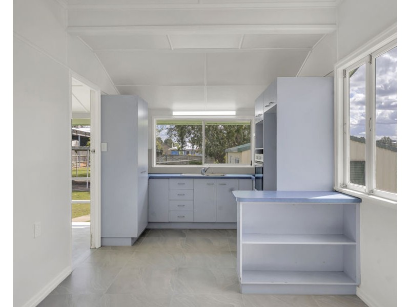 16 Cairns Road, Ebbw Vale QLD 4304