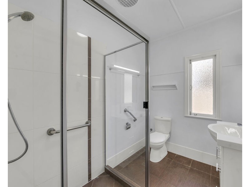 16 Cairns Road, Ebbw Vale QLD 4304