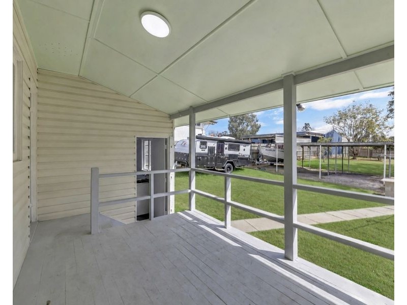 16 Cairns Road, Ebbw Vale QLD 4304