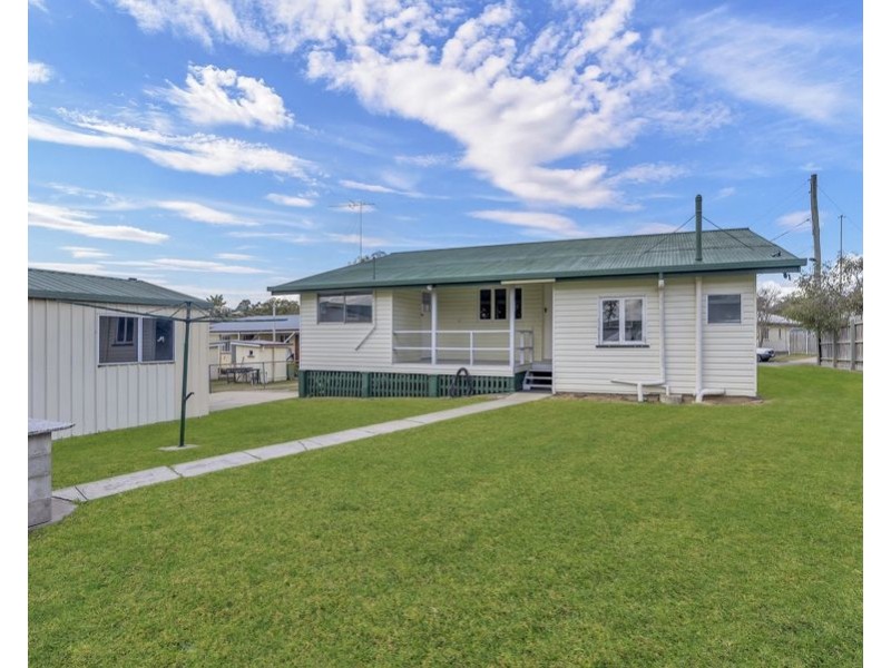 16 Cairns Road, Ebbw Vale QLD 4304