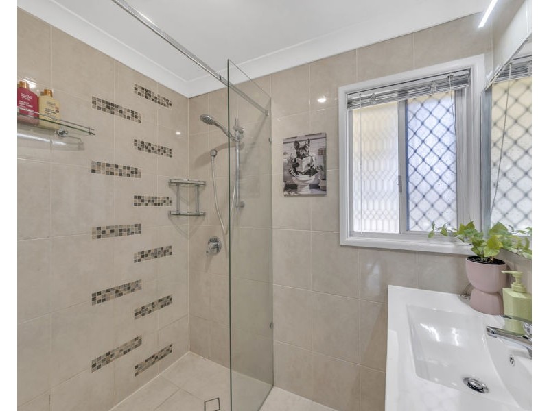 10 Bryant Court, Silkstone QLD 4304