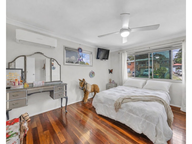 10 Bryant Court, Silkstone QLD 4304