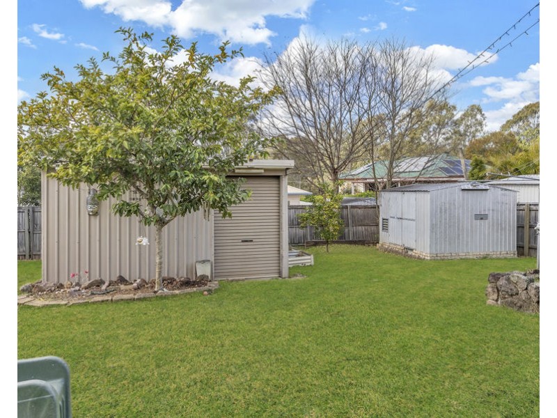 10 Bryant Court, Silkstone QLD 4304