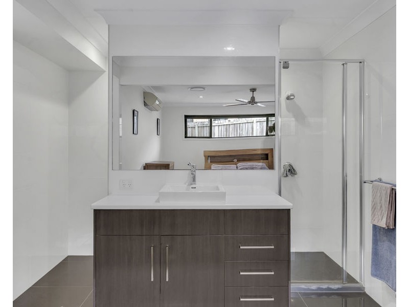8 Cowie Street, Deebing Heights QLD 4306