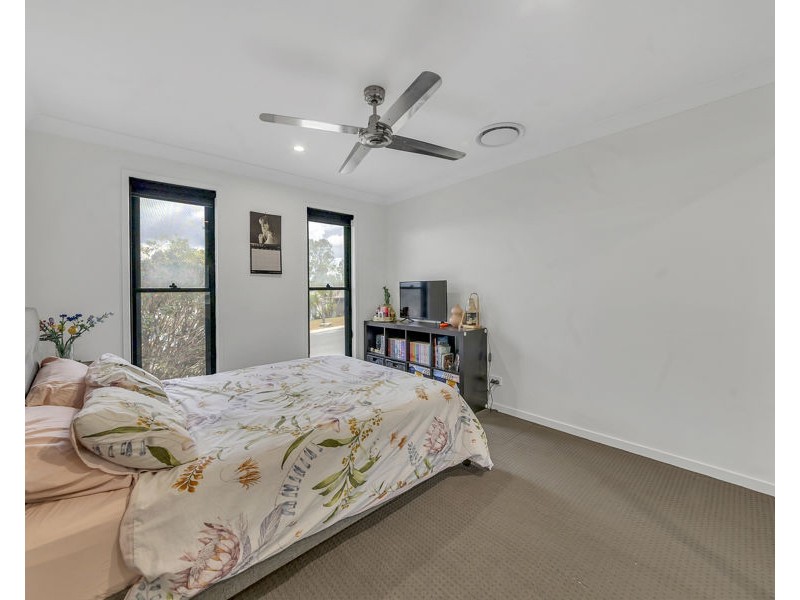 8 Cowie Street, Deebing Heights QLD 4306