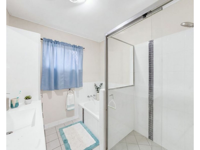 8 Sonter Street, Raceview QLD 4305