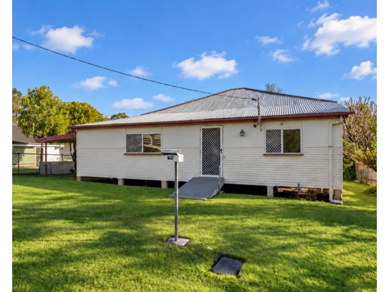 4 Murray Street, North Ipswich QLD 4305