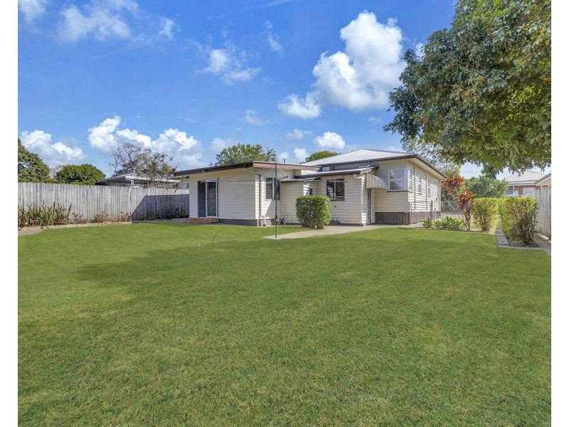 125 Jacaranda Street, North Booval QLD 4304