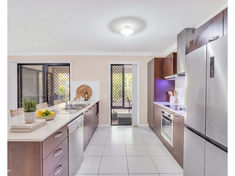 6 Spey Close, Deebing Heights QLD 4306