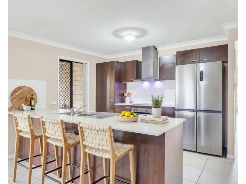 6 Spey Close, Deebing Heights QLD 4306