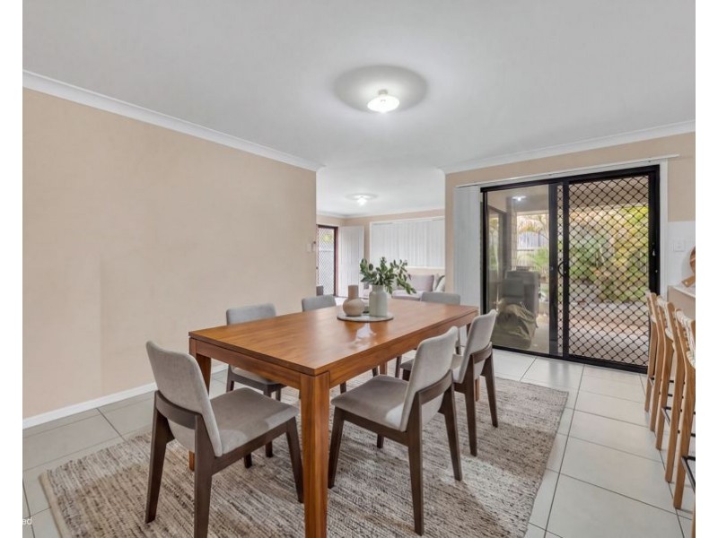 6 Spey Close, Deebing Heights QLD 4306