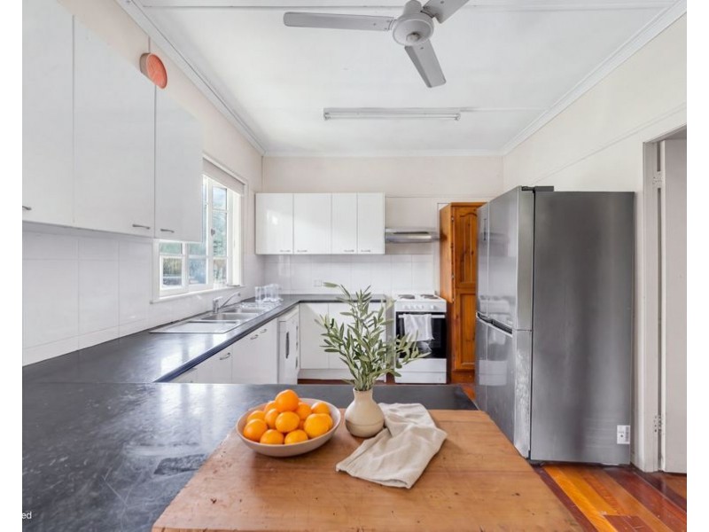 79 Raceview Street, Raceview QLD 4305