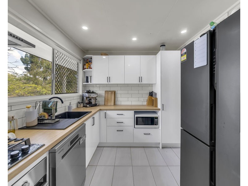 24 Cooneana Street, Bundamba QLD 4304
