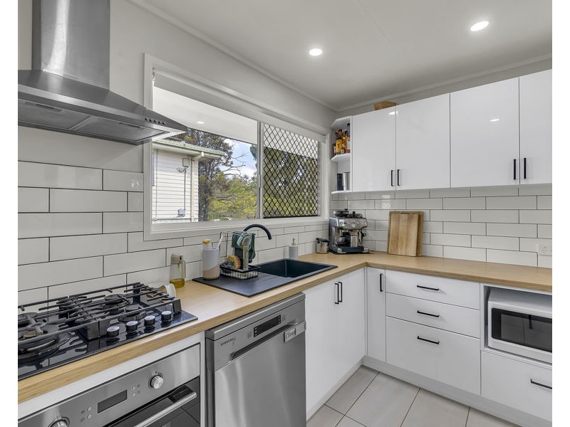 24 Cooneana Street, Bundamba QLD 4304