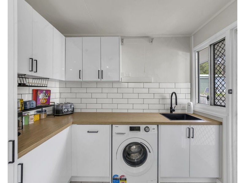 24 Cooneana Street, Bundamba QLD 4304