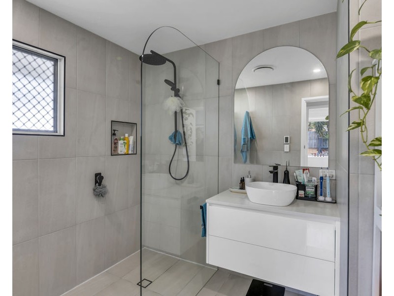 24 Cooneana Street, Bundamba QLD 4304