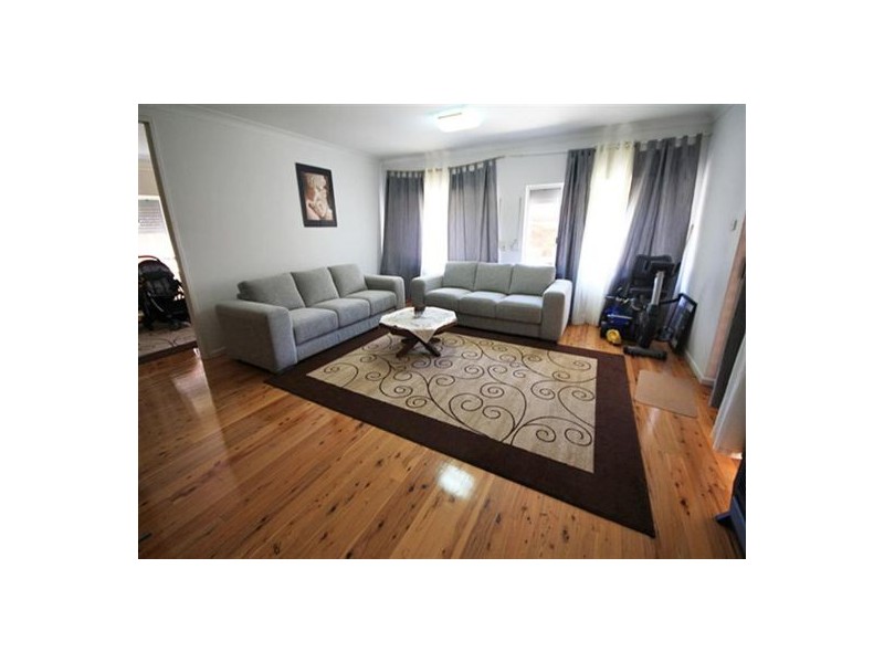 27 Trafalgar street, Glenfield NSW 2167