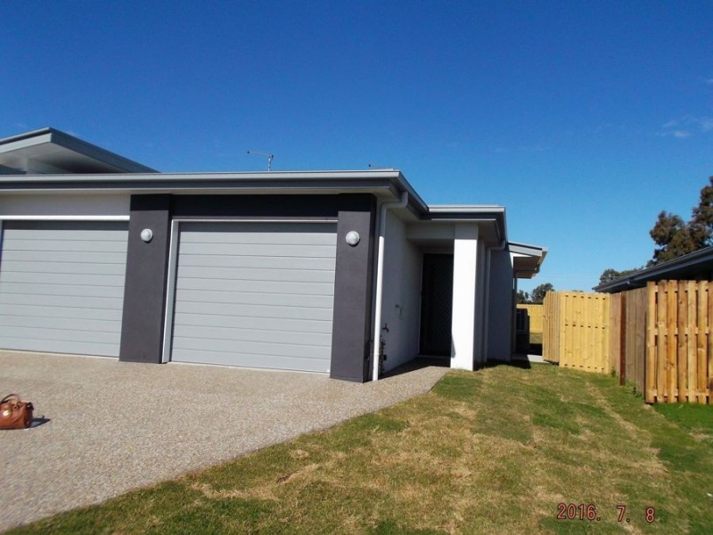 21/2 Lacewing st, Rosewood QLD 4340