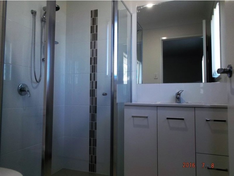 21/2 Lacewing st, Rosewood QLD 4340