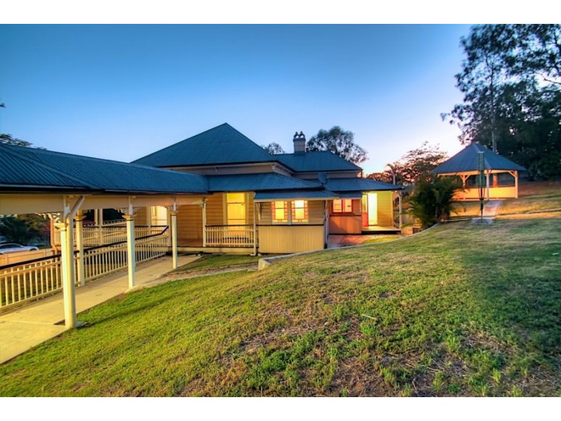 1 Johnstone Street, Sadliers Crossing QLD 4305