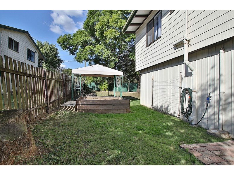 130 Robertson Road, Silkstone QLD 4304