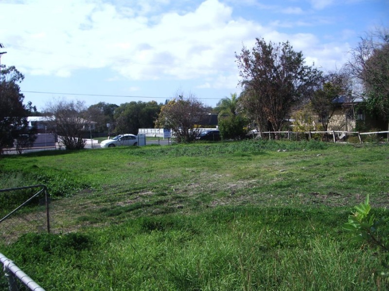 7 South Station Road, Booval QLD 4304