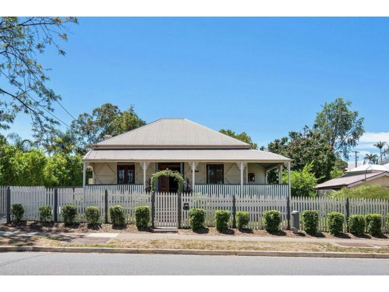 17 Burnett Street, Ipswich QLD 4305