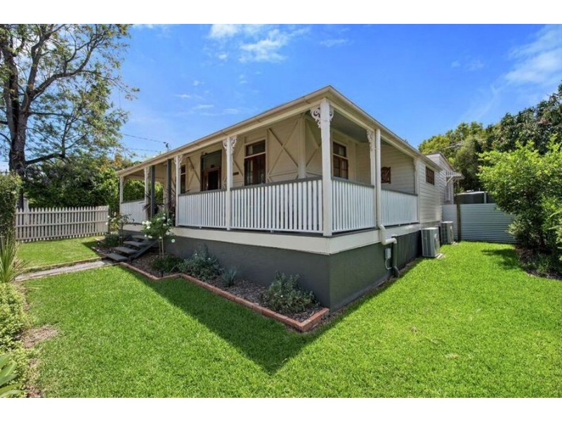 17 Burnett Street, Ipswich QLD 4305