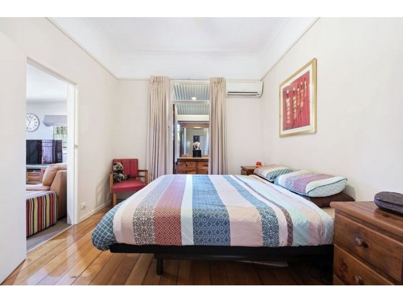 17 Burnett Street, Ipswich QLD 4305