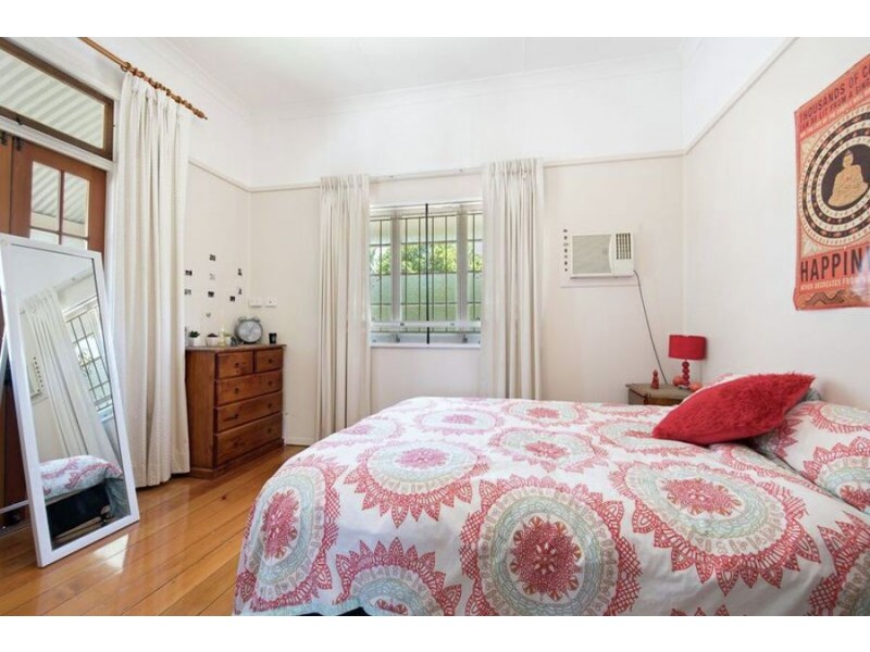 17 Burnett Street, Ipswich QLD 4305