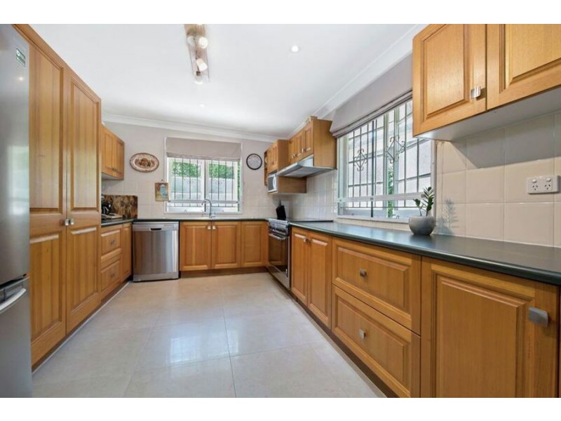 17 Burnett Street, Ipswich QLD 4305