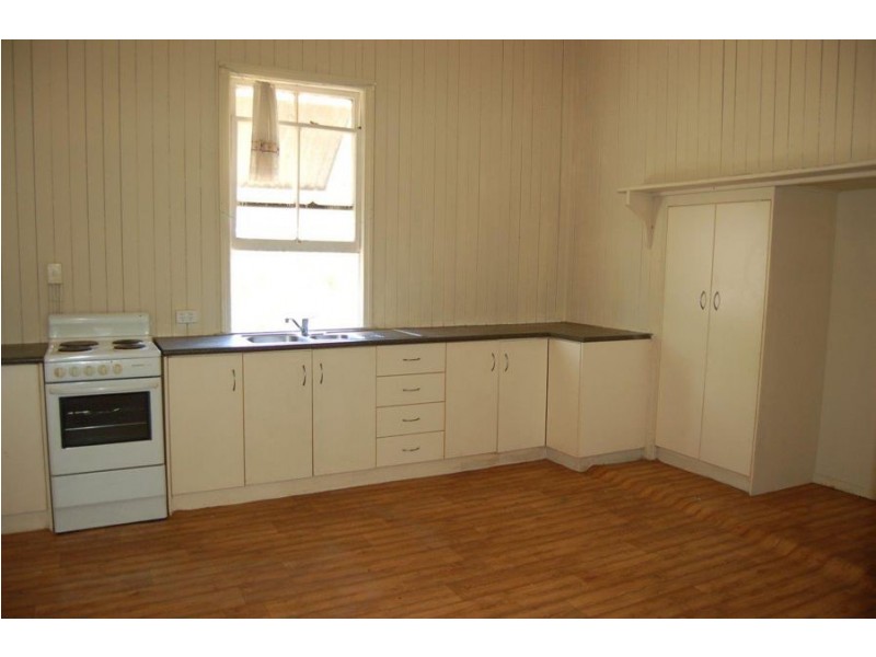 25 Fassifern Street, Peak Crossing QLD 4306