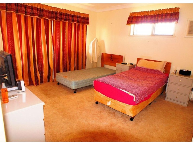 2 Wyman St, Brassall QLD 4305