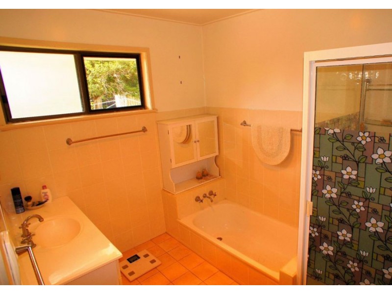 2 Wyman St, Brassall QLD 4305